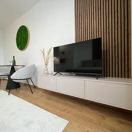Prijemny Soho S Privat Parking Free, 5 Min Do Centra 科希策